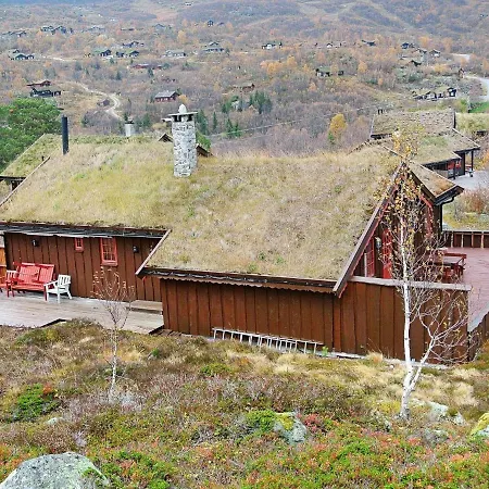 11 Person In Edland Vågsli